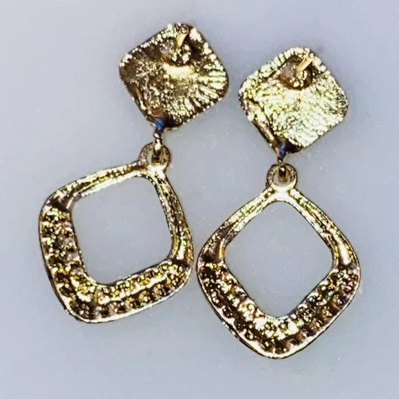 NWOT Elegant Black & Gold Pierced Earrings- Valentine’s Day,Birthdays,Christmas🎄 - Picture 14 of 16
